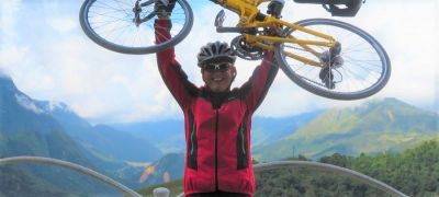 Eli Baron Cycling on the  tour with redspokes